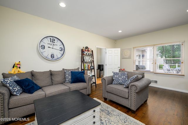 27 Olivia Way, Jackson, NJ 08527