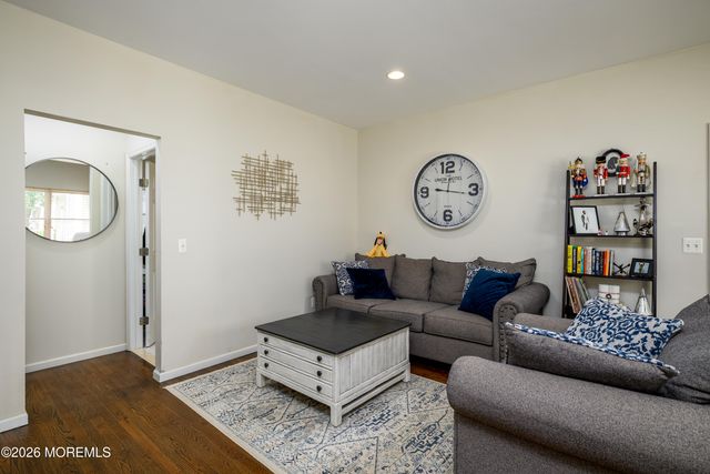 27 Olivia Way, Jackson, NJ 08527