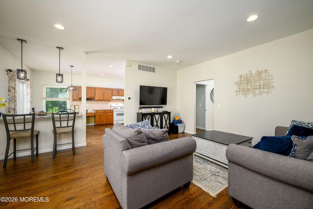 27 Olivia Way, Jackson, NJ 08527