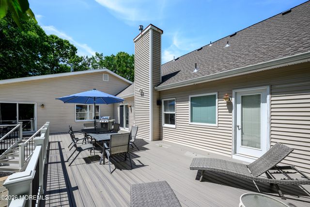 27 Olivia Way, Jackson, NJ 08527
