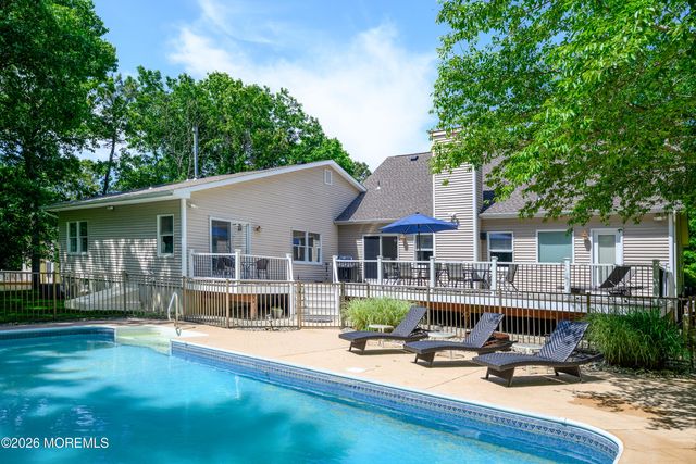 27 Olivia Way, Jackson, NJ 08527