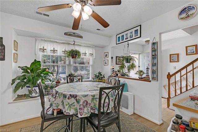 209 Crestwood CT, Yorktown, VA 23692