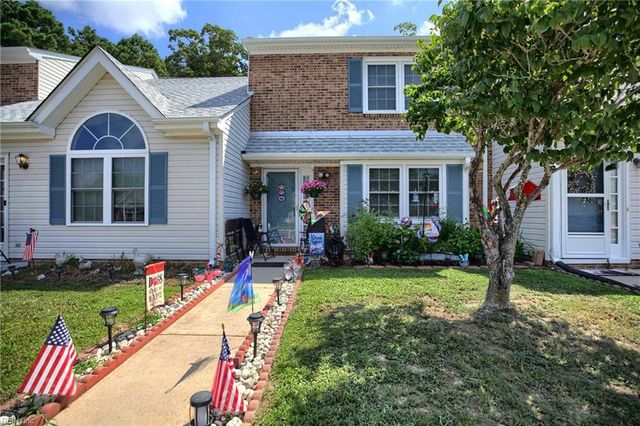 209 Crestwood CT, Yorktown, VA 23692
