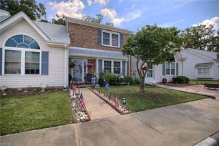 209 Crestwood CT, Yorktown, VA 23692