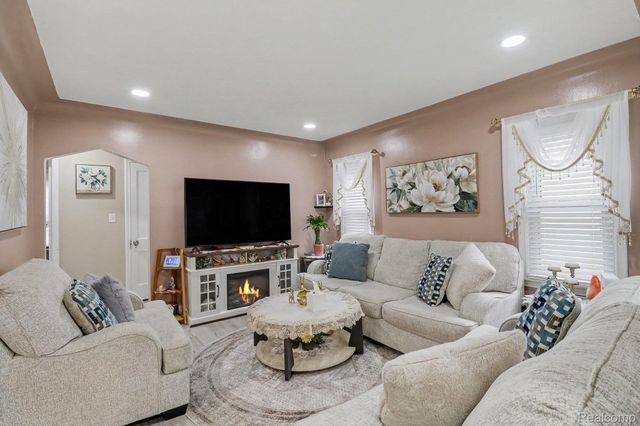 7251 Dolphin, Detroit, MI 48239