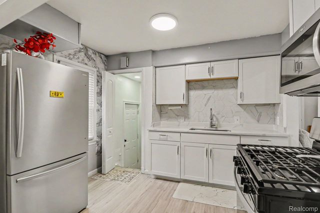 7251 Dolphin, Detroit, MI 48239