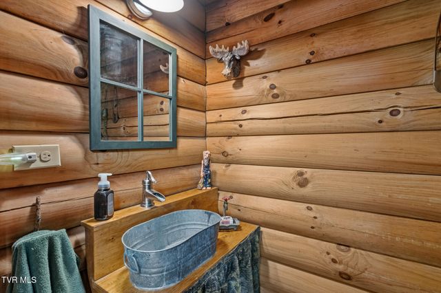 2080 South Allens Bridge Road, Greeneville, TN 37743