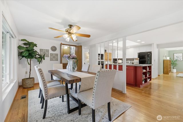 7032 132nd Avenue NE, Kirkland, WA 98033