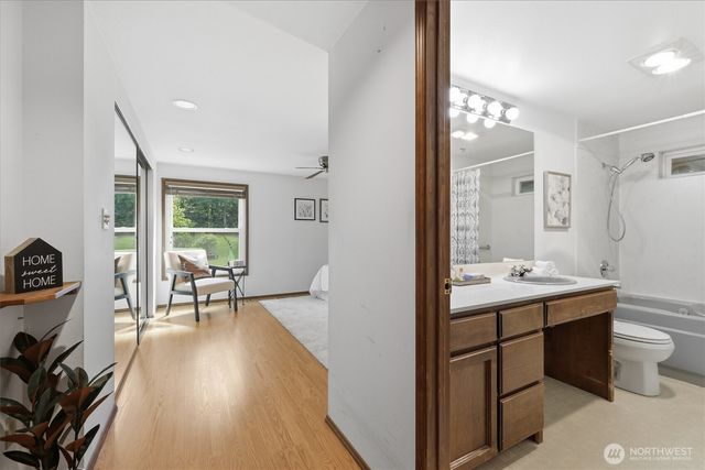 7032 132nd Avenue NE, Kirkland, WA 98033