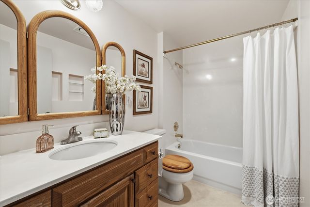 7032 132nd Avenue NE, Kirkland, WA 98033