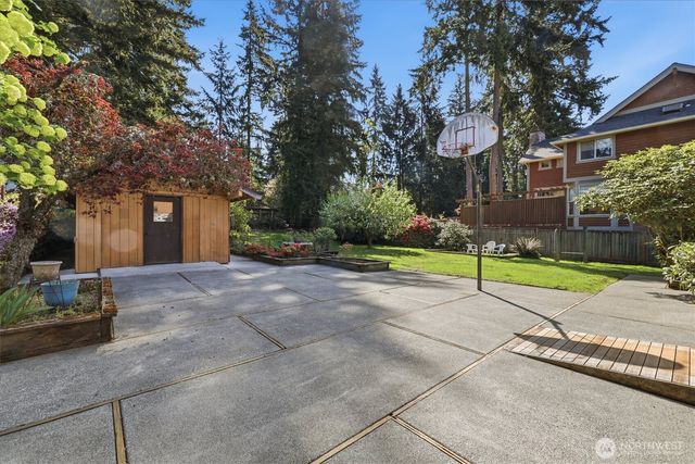 7032 132nd Avenue NE, Kirkland, WA 98033