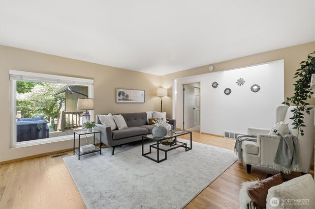 7032 132nd Avenue NE, Kirkland, WA 98033
