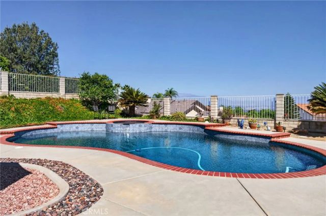 280 Clearwood, Riverside, CA 92506