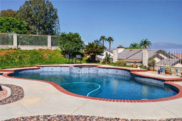 280 Clearwood, Riverside, CA 92506