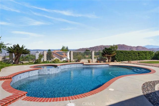 280 Clearwood, Riverside, CA 92506