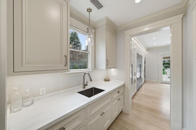 830 Bromfield Road, San Mateo, CA 94402