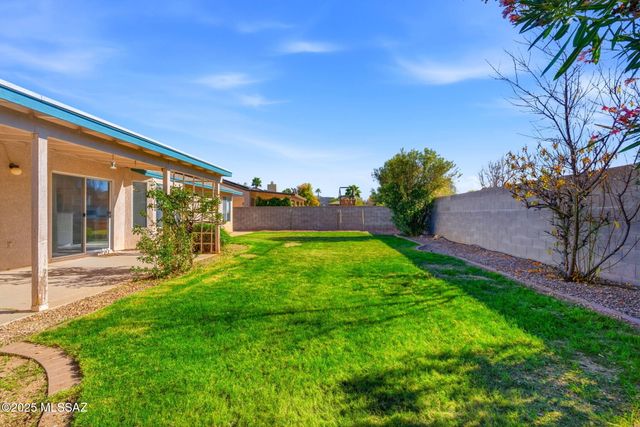 10138 E Sunrise Meadow Place, Tucson, AZ 85747