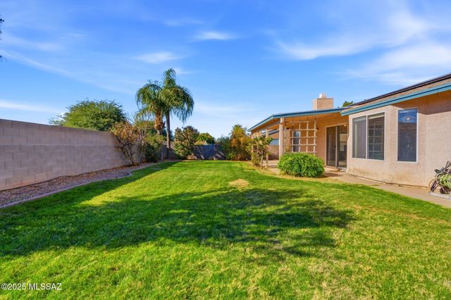 10138 E Sunrise Meadow Place, Tucson, AZ 85747