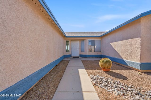 10138 E Sunrise Meadow Place, Tucson, AZ 85747