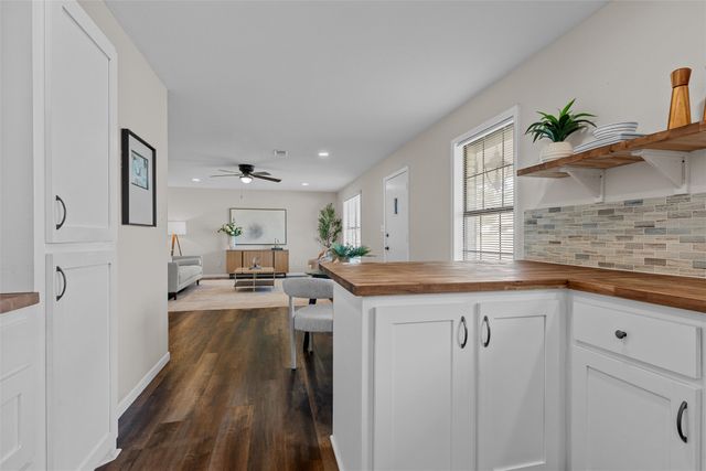 119 Castleman Circle, Hewitt, TX 76643