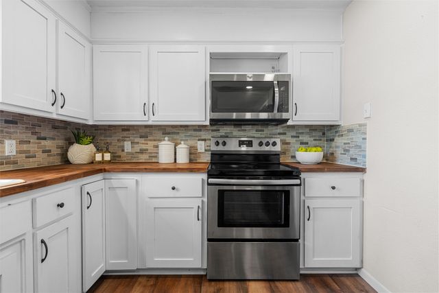 119 Castleman Circle, Hewitt, TX 76643