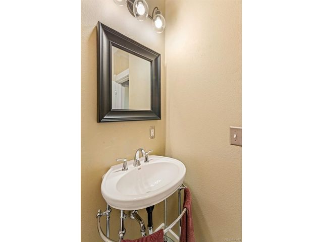525 E 5th Ave, Denver, CO 80203