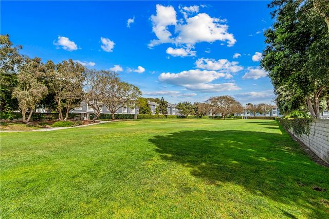 8192 Sandcove Cir 106, Huntington Beach, CA 92646
