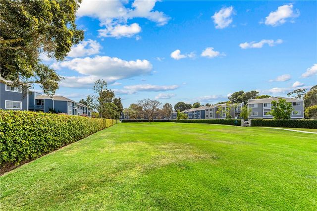 8192 Sandcove Cir 106, Huntington Beach, CA 92646