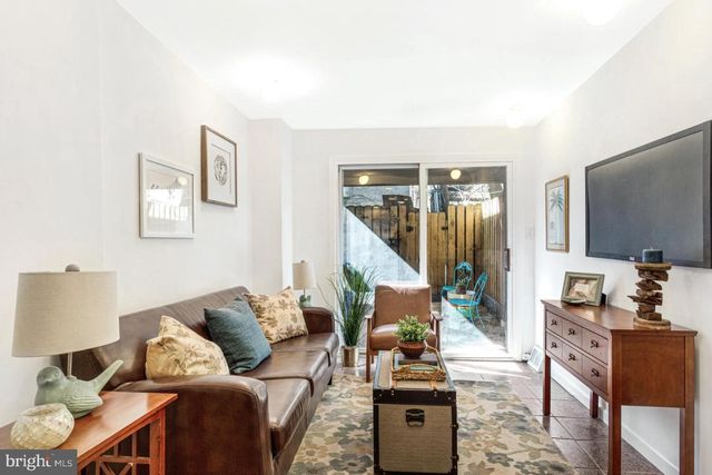 1036 MONTROSE ST, Philadelphia, PA 19147