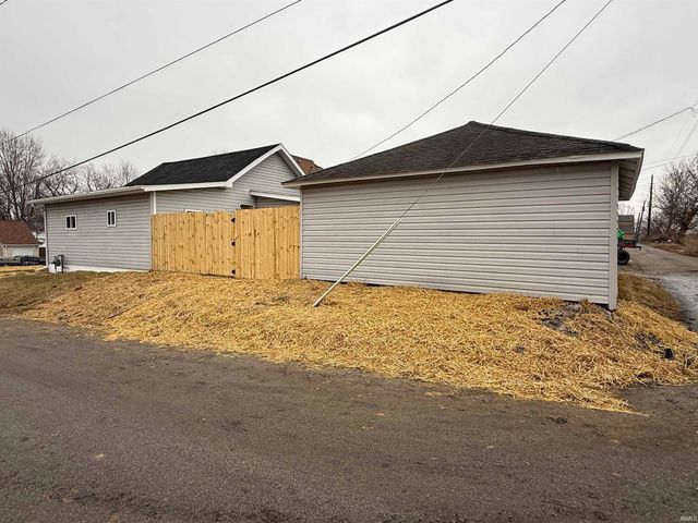 756 N LAFONTAINE Street, Huntington, IN 46750