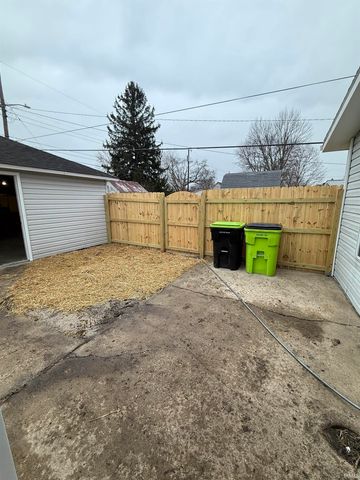 756 N LAFONTAINE Street, Huntington, IN 46750