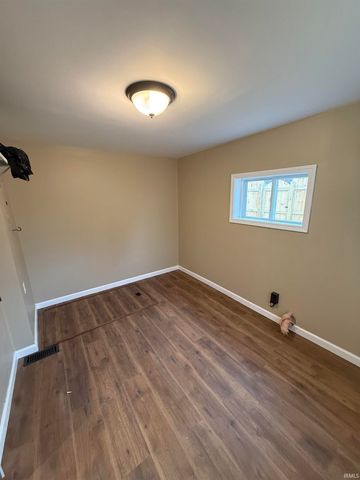 756 N LAFONTAINE Street, Huntington, IN 46750