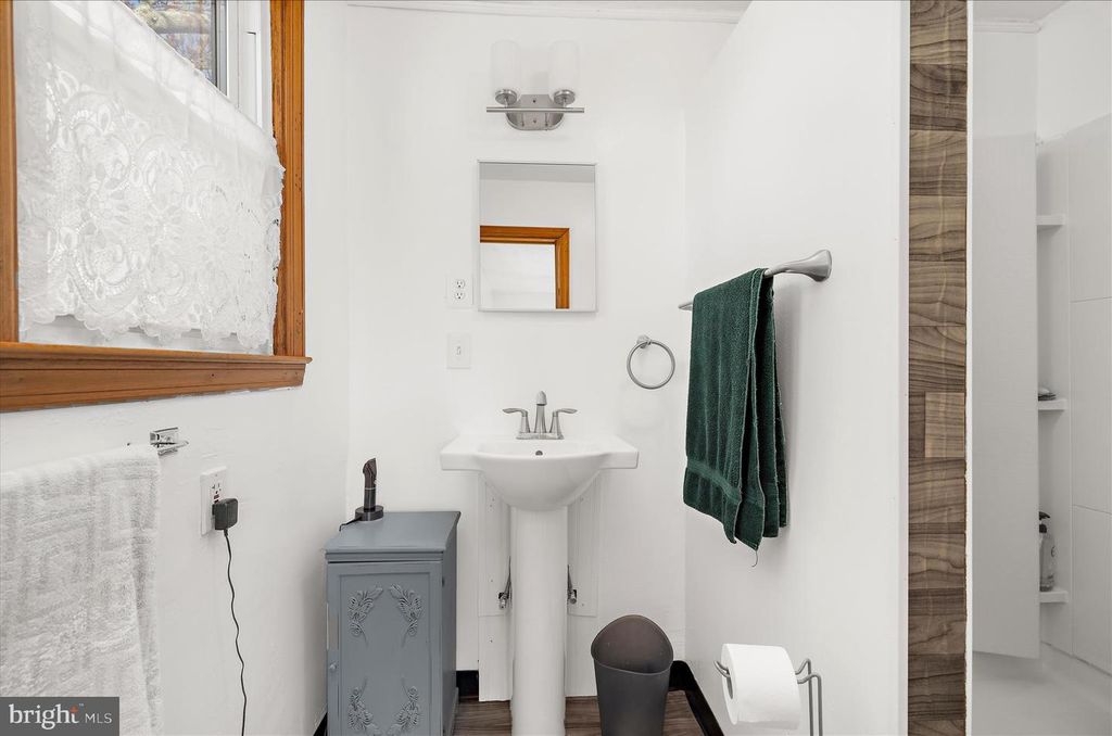 Image 12 of property listing at 114 2ND AVE N, Glen Burnie, MD 21061