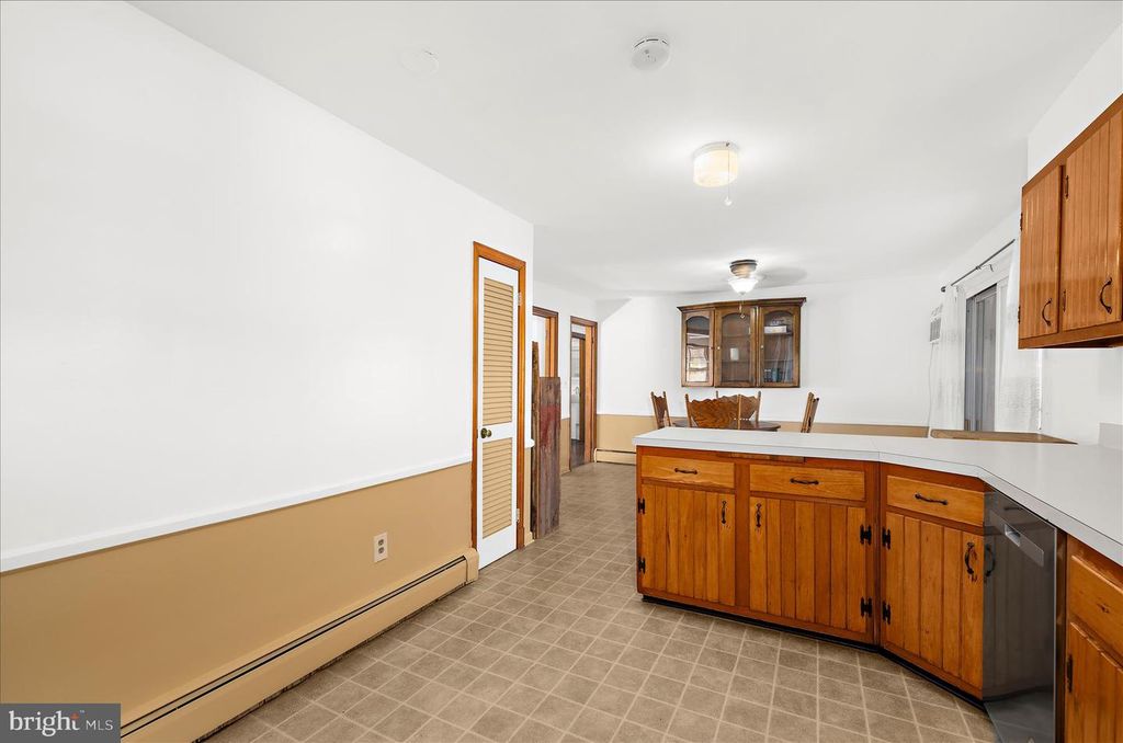 Image 16 of property listing at 114 2ND AVE N, Glen Burnie, MD 21061