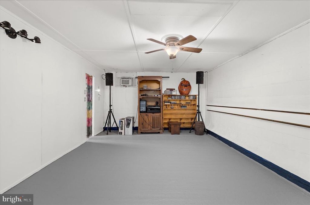 Image 30 of property listing at 114 2ND AVE N, Glen Burnie, MD 21061