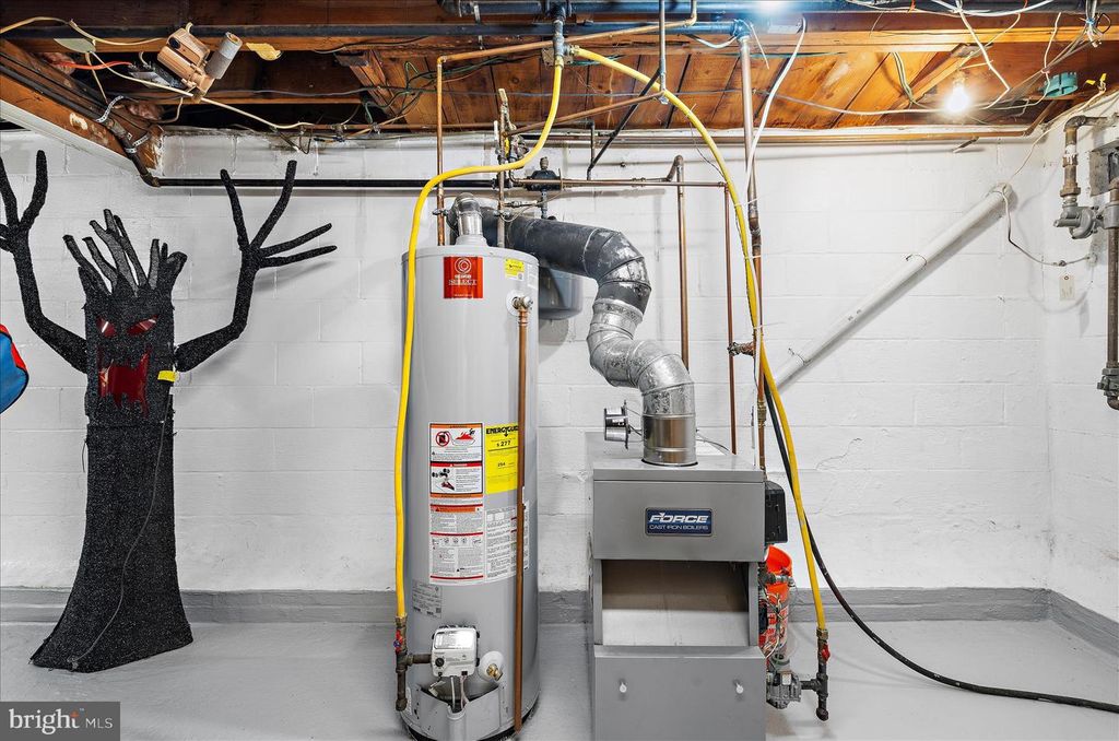 Image 32 of property listing at 114 2ND AVE N, Glen Burnie, MD 21061