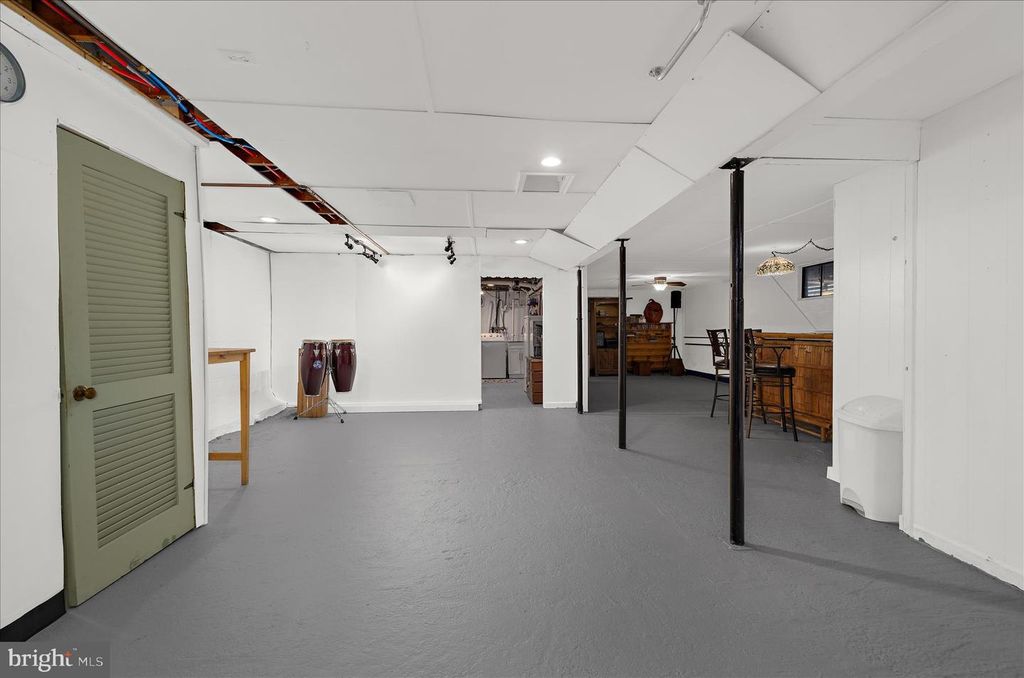 Image 33 of property listing at 114 2ND AVE N, Glen Burnie, MD 21061