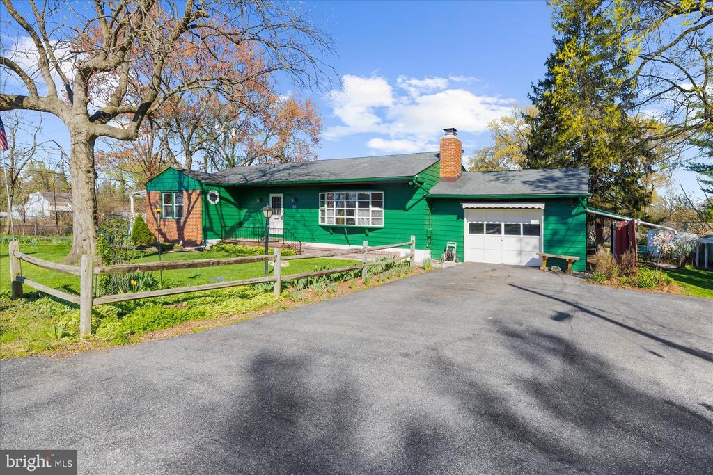 Image 40 of property listing at 114 2ND AVE N, Glen Burnie, MD 21061