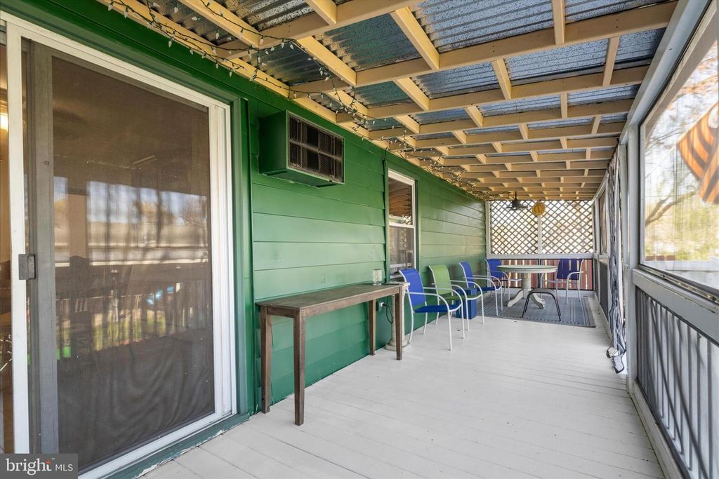 Image 43 of property listing at 114 2ND AVE N, Glen Burnie, MD 21061