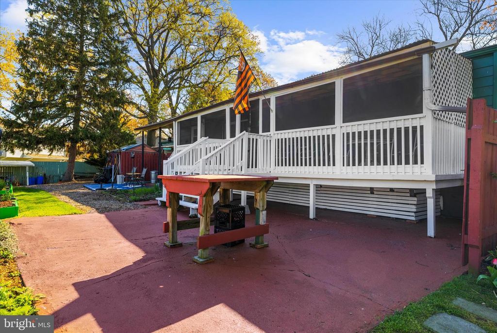 Image 46 of property listing at 114 2ND AVE N, Glen Burnie, MD 21061