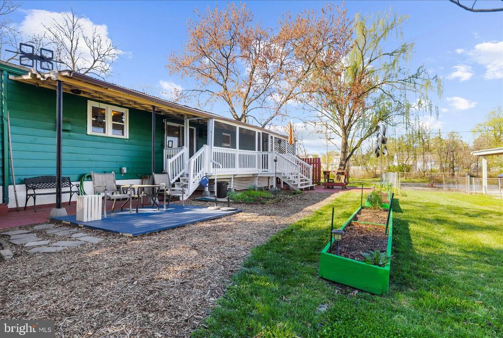 Image 47 of property listing at 114 2ND AVE N, Glen Burnie, MD 21061