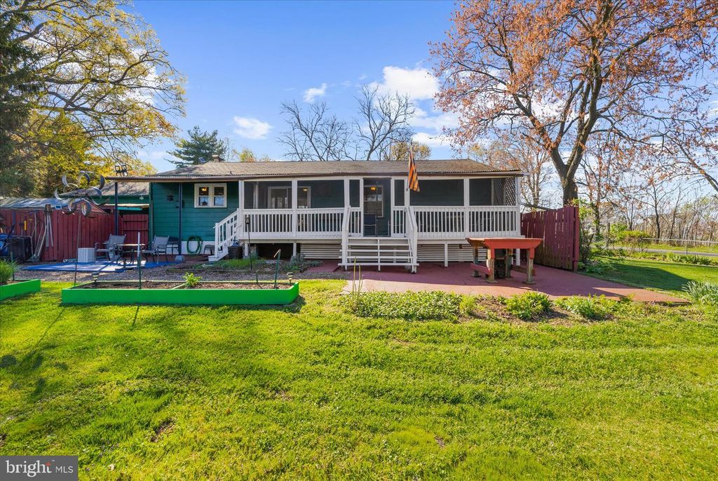 Image 49 of property listing at 114 2ND AVE N, Glen Burnie, MD 21061