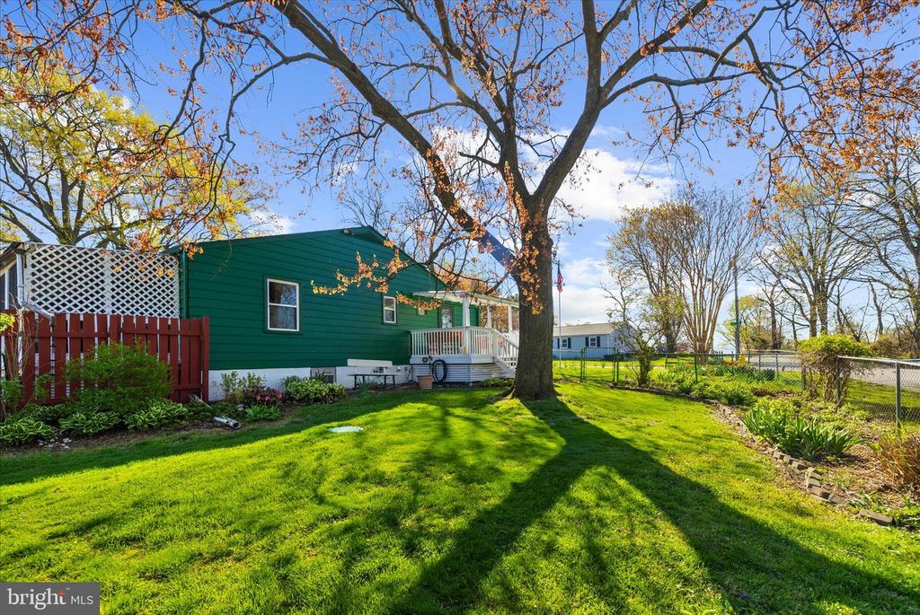 Image 52 of property listing at 114 2ND AVE N, Glen Burnie, MD 21061