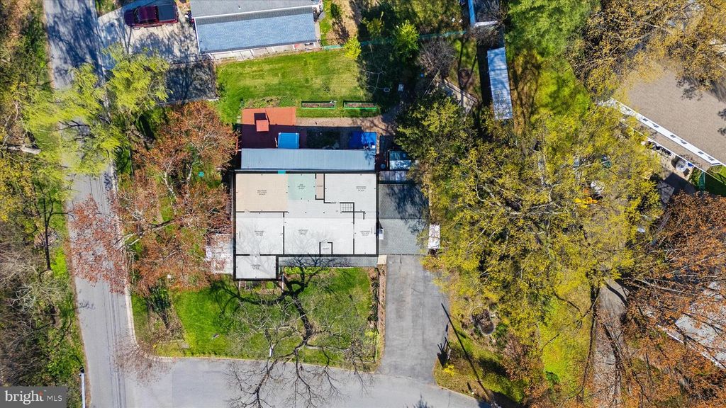 Image 63 of property listing at 114 2ND AVE N, Glen Burnie, MD 21061