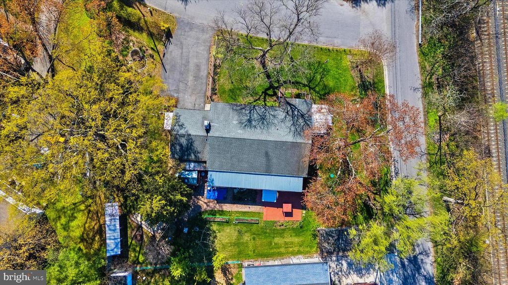 Image 73 of property listing at 114 2ND AVE N, Glen Burnie, MD 21061