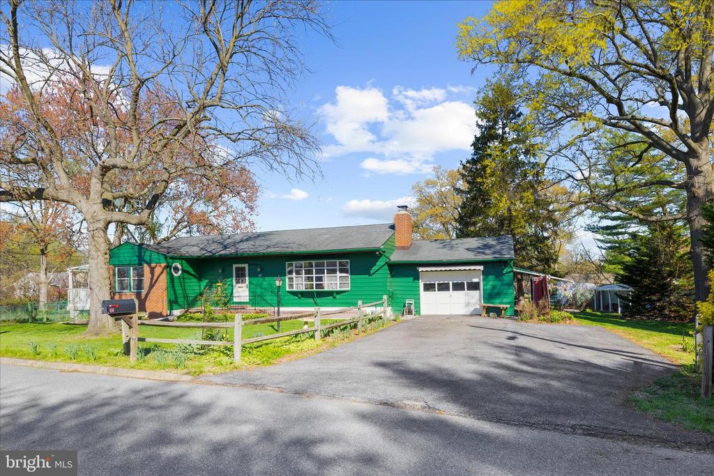 Image 74 of property listing at 114 2ND AVE N, Glen Burnie, MD 21061