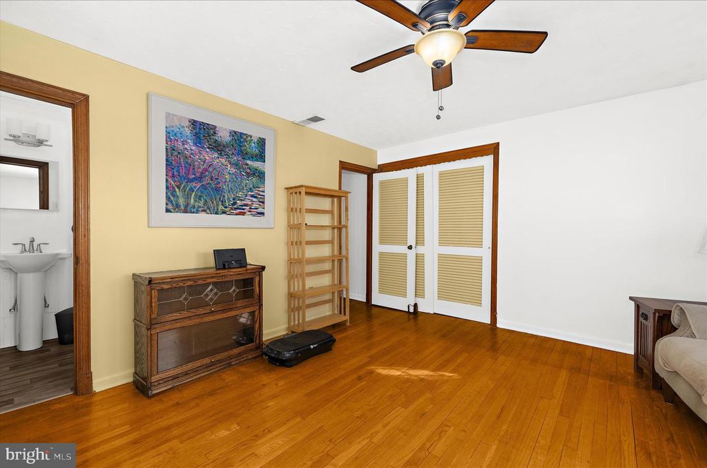 Image 9 of property listing at 114 2ND AVE N, Glen Burnie, MD 21061