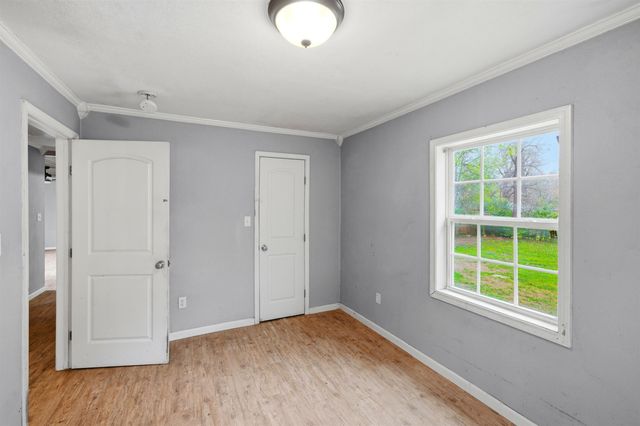 203 Pirate Ave E, Longview, TX 75604