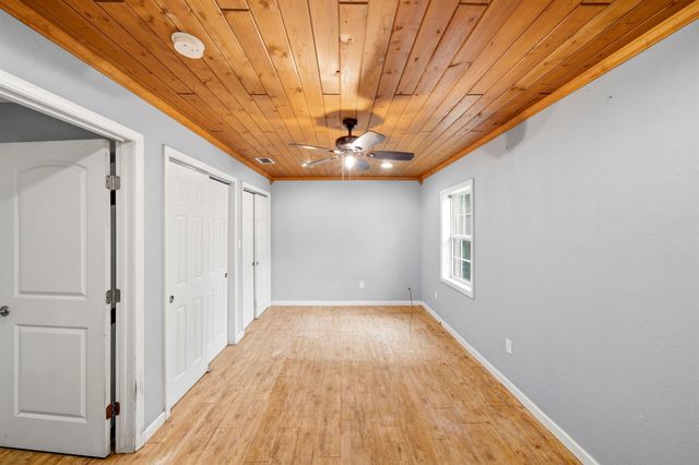 203 Pirate Ave E, Longview, TX 75604