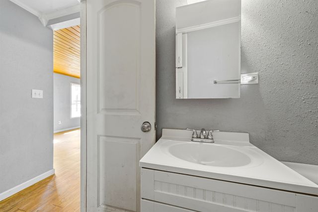 203 Pirate Ave E, Longview, TX 75604